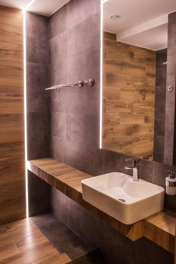 Hotel Rancho Pcim エクステリア 写真